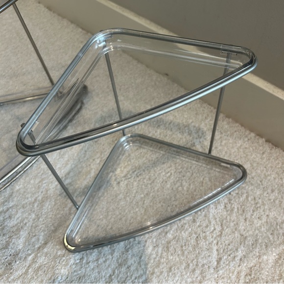 Two Tier Clear Corner Shelves - Set of 2 - Picture 11 of 16